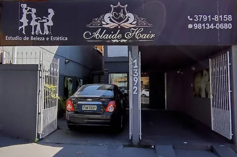 Fachada do Studio Alaide na Avenida General Mac Arthur, Jaguaré